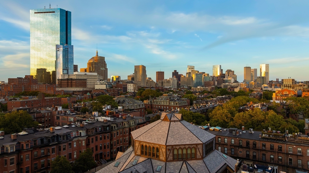 201 W Brookline PH-401