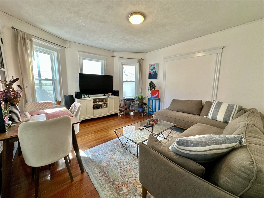 369 Centre St #2, Boston, MA Photo #8