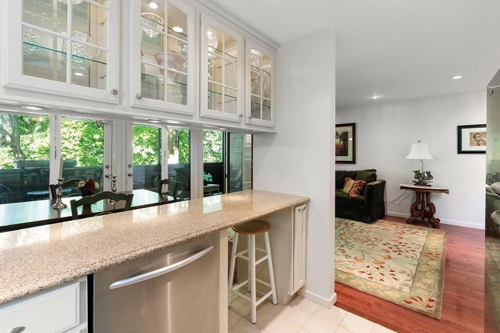 241 Perkins St E101