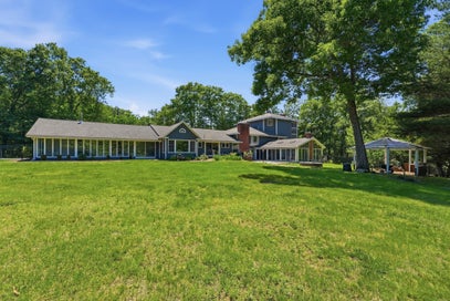 15 Woodhill Rd Monson MA 01057