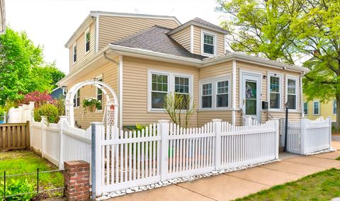 14 Sterling St Quincy MA 02171
