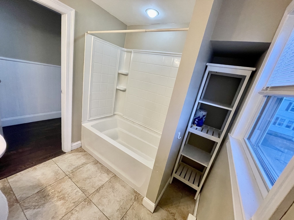 8 Franklin St 2