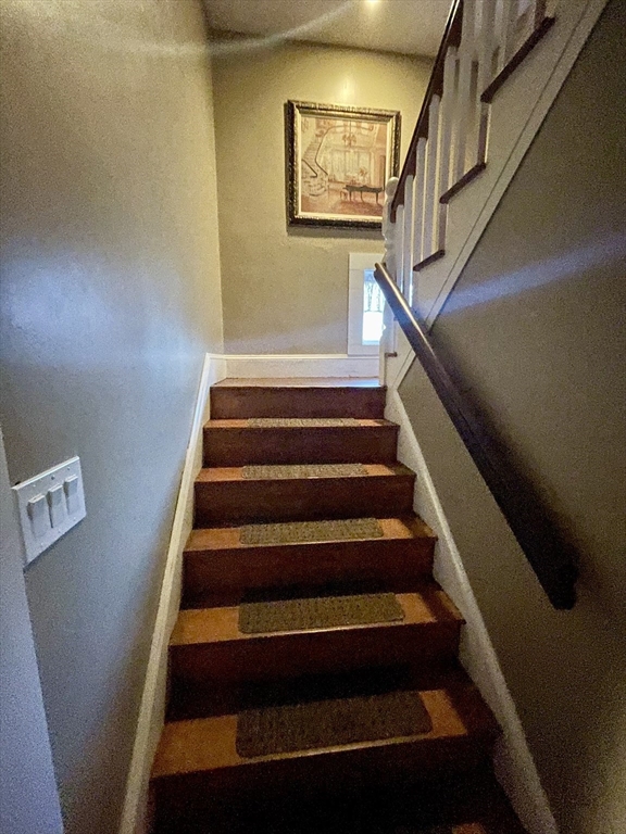 8 Franklin St 2