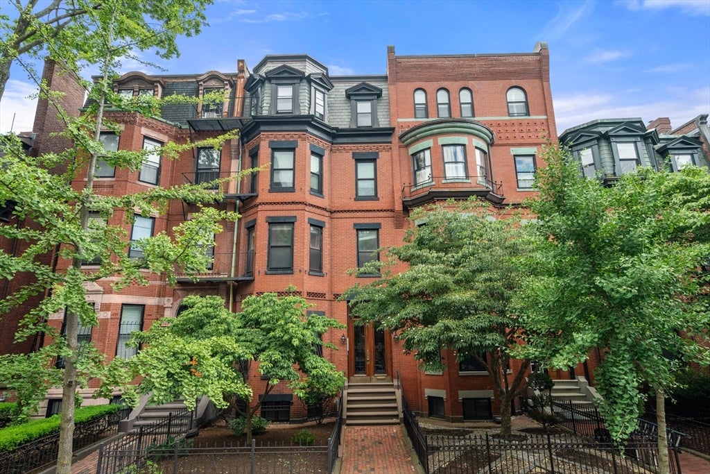 338 Marlborough Street 2