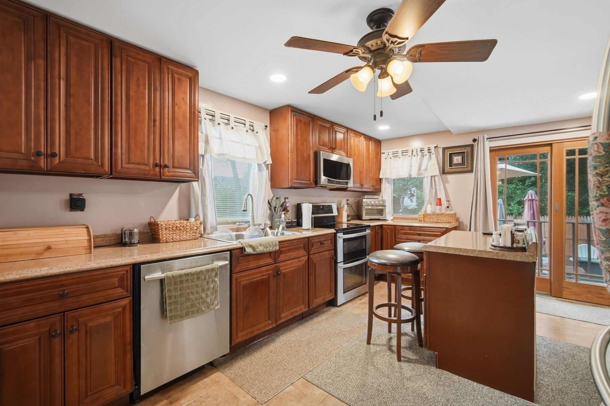 Photo of 28 Dalton Pl, Springfield, MA