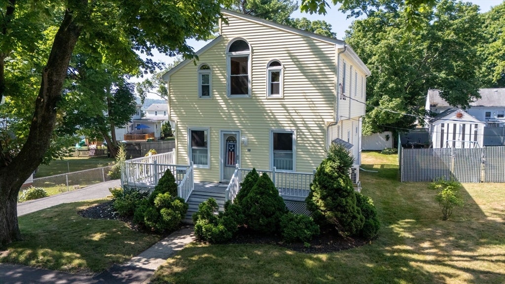 13 Wood St