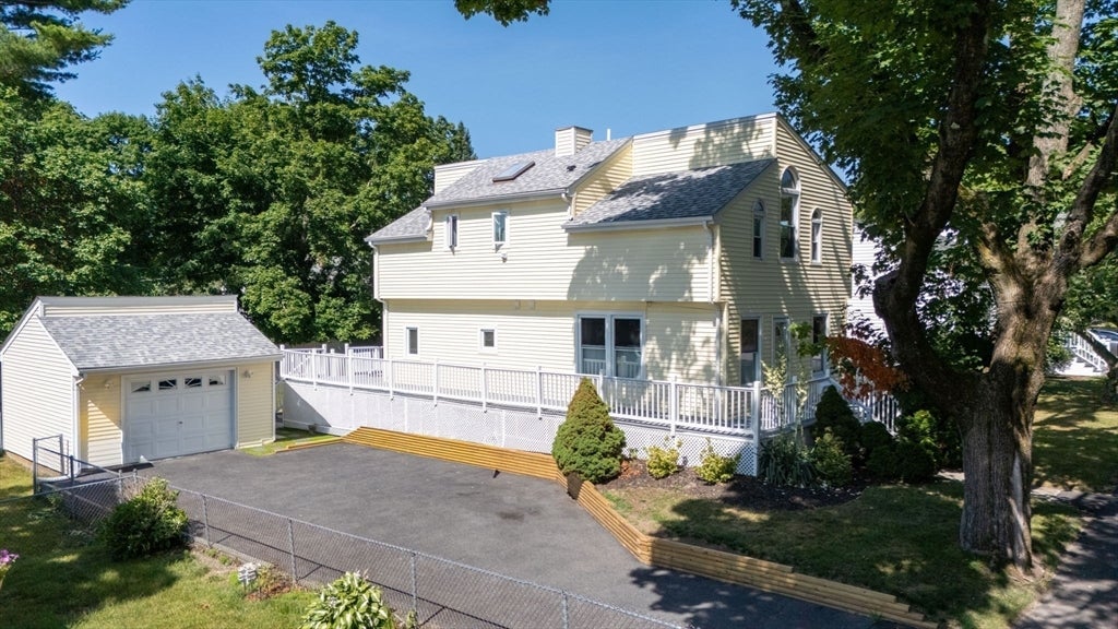 13 Wood St