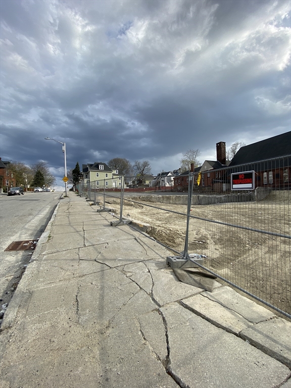 817 Main St