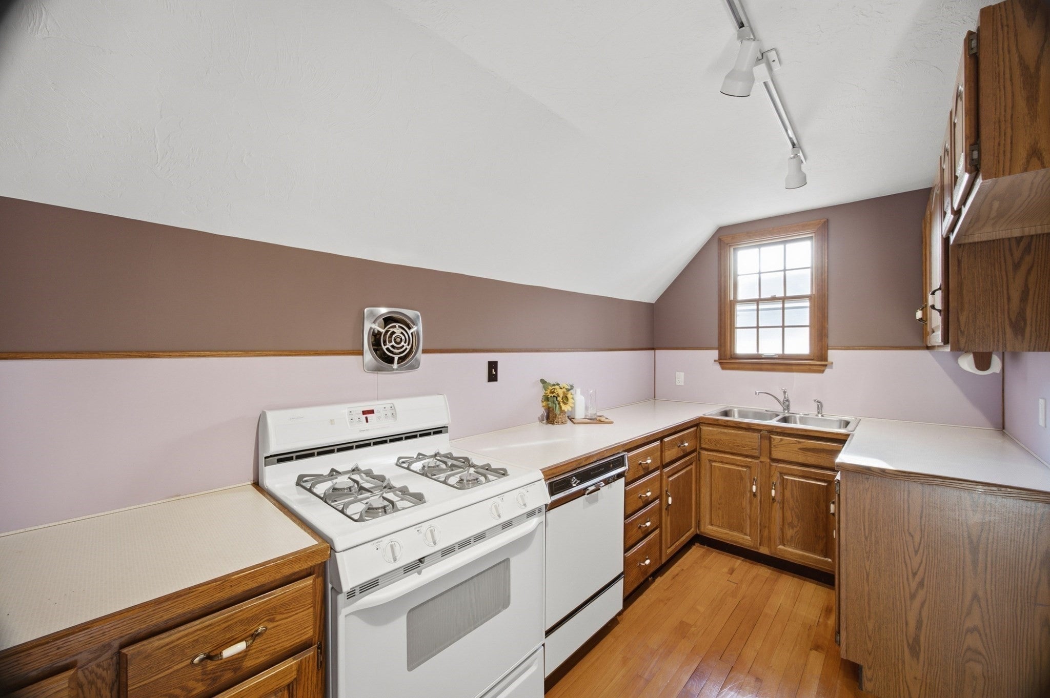 322 Spring ST, Shrewsbury, MA Photo #27