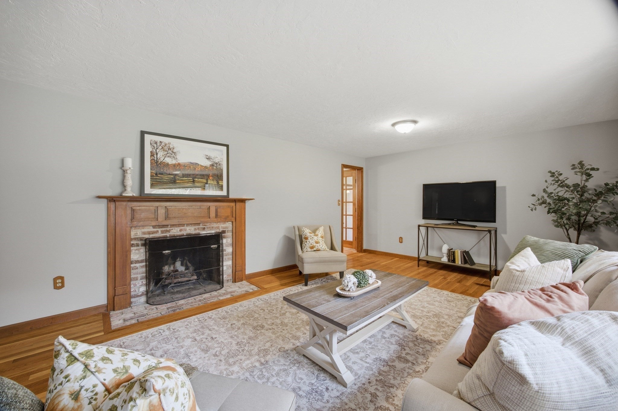 322 Spring ST, Shrewsbury, MA Photo #6