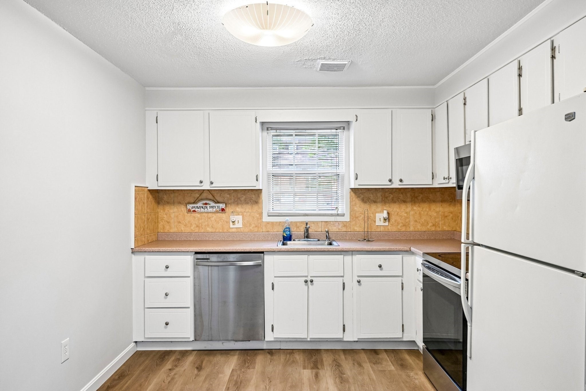 77 Ford St A