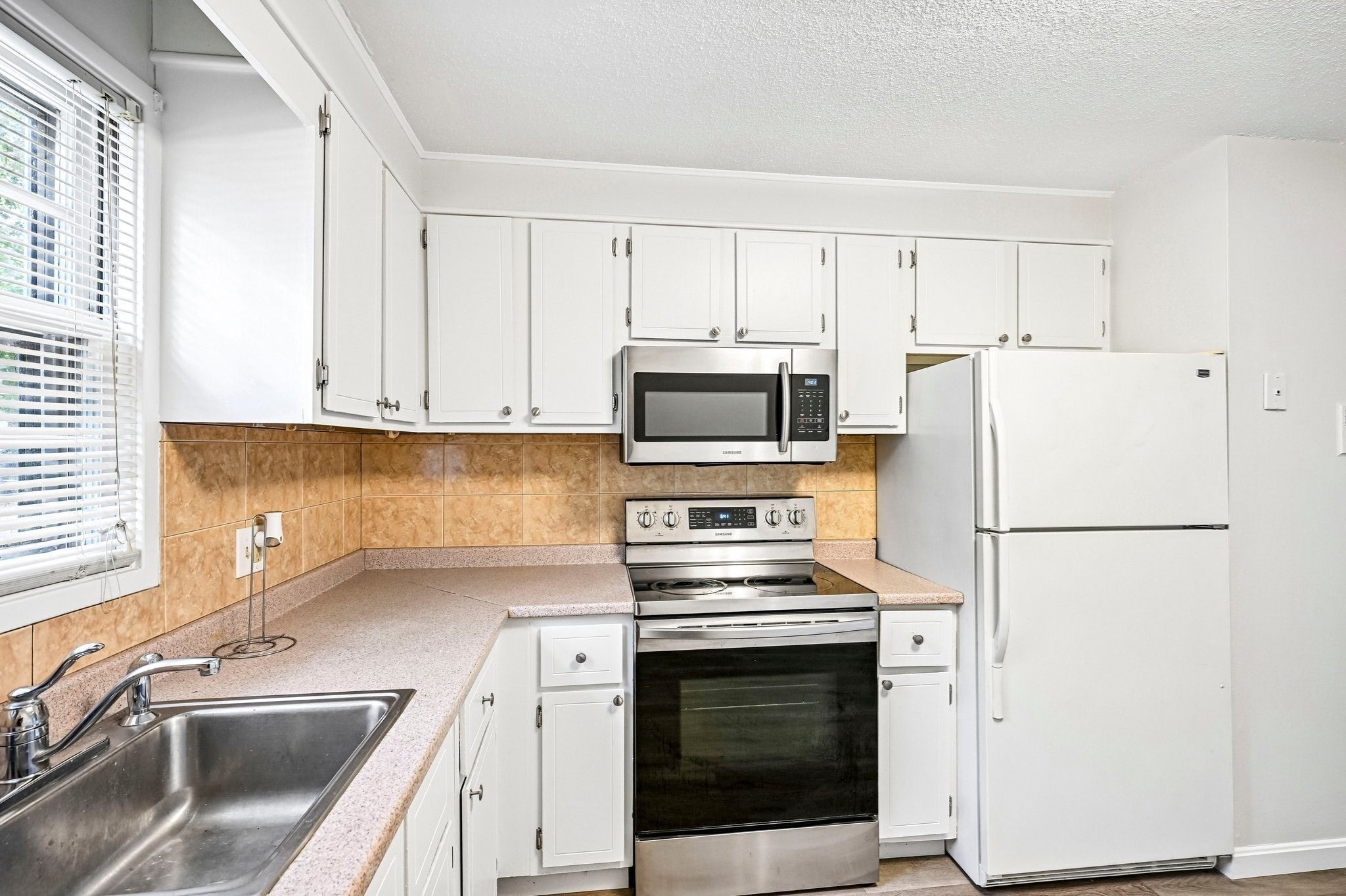 77 Ford St A