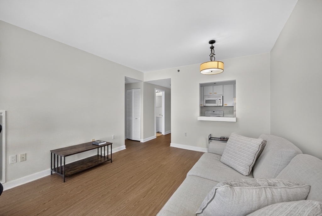 931 Massachusetts Ave 605