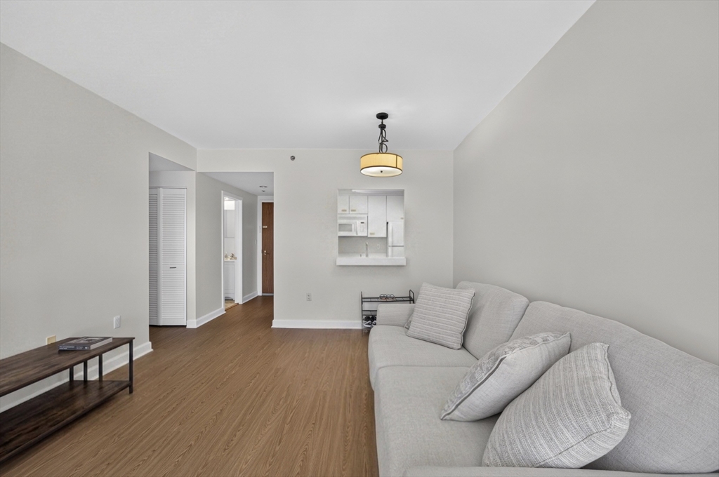 931 Massachusetts Ave 605