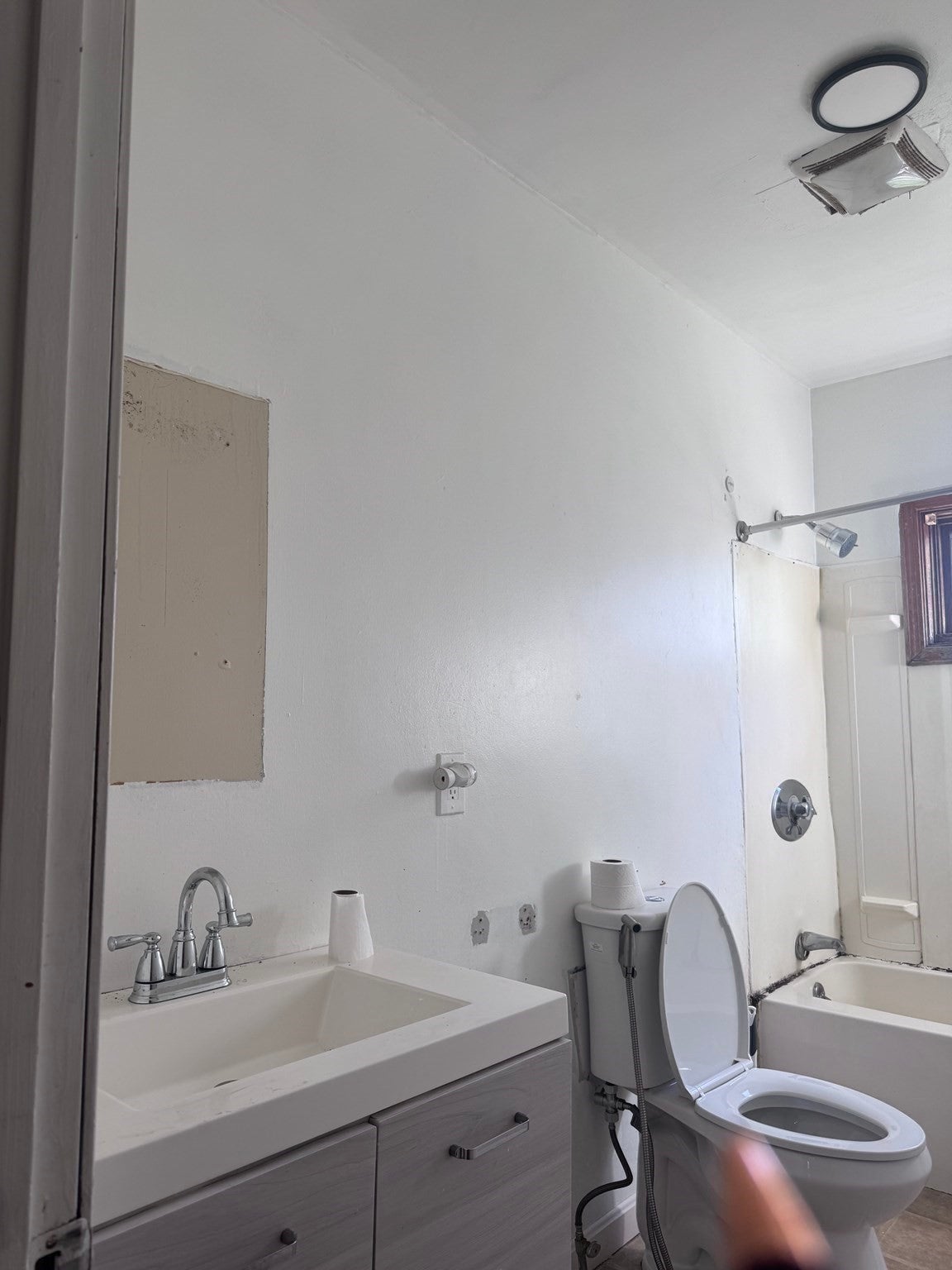265 John St, Fall River, MA, 265 John St, Fall River, MA Photo #4