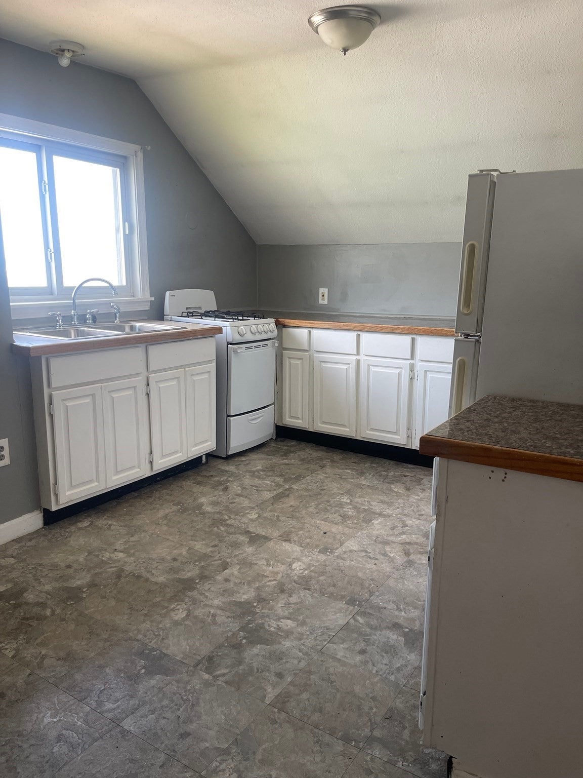 265 John St, Fall River, MA, 265 John St, Fall River, MA Photo #3