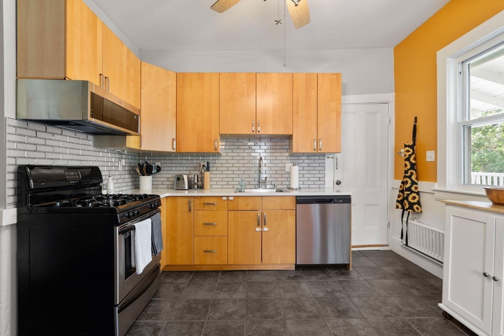 4295-4297 Washington St 4