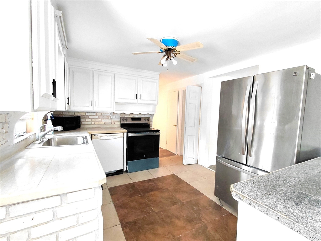 1 Rockland Road Ct