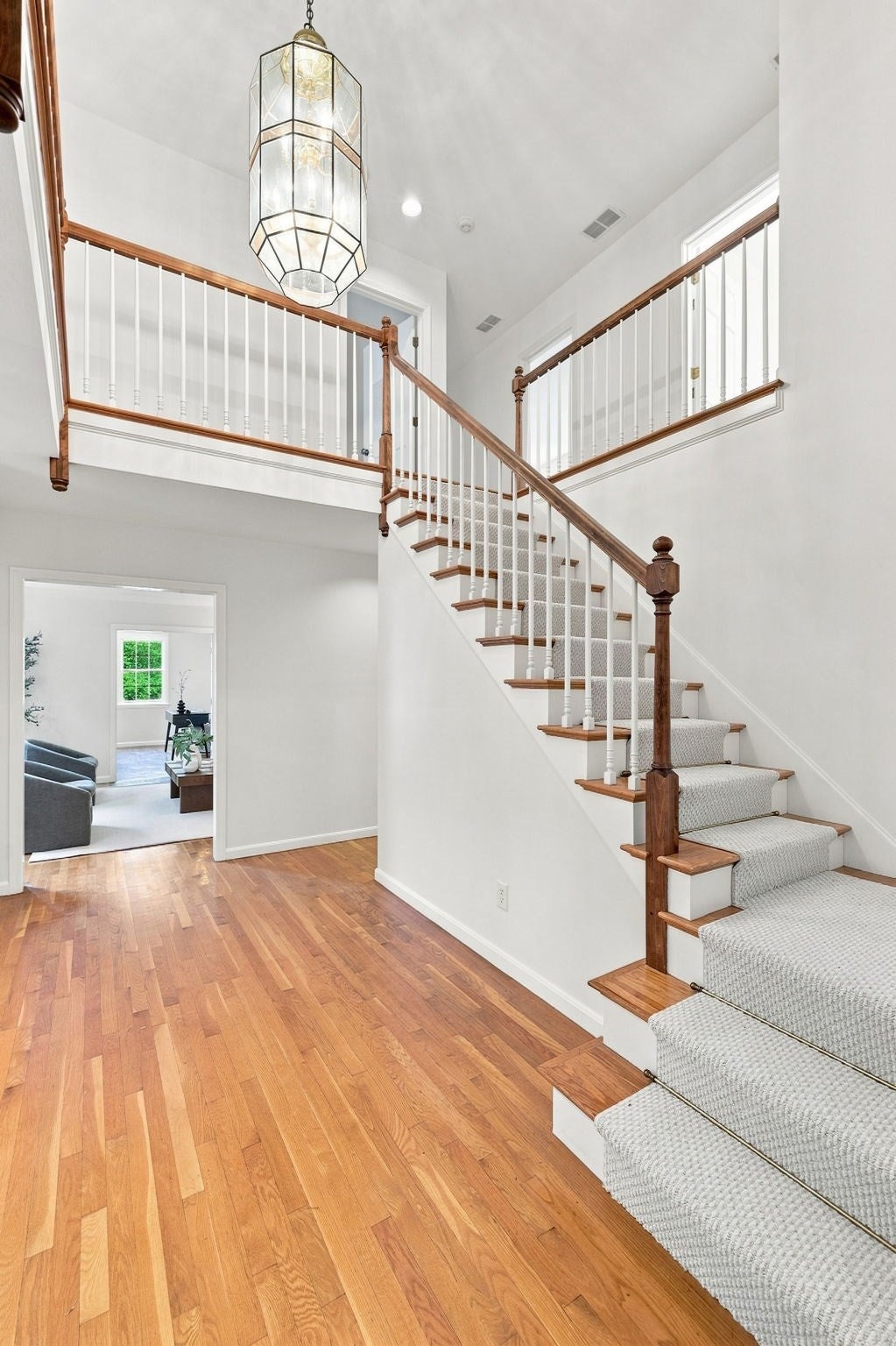 10 Hawk Ridge Rd