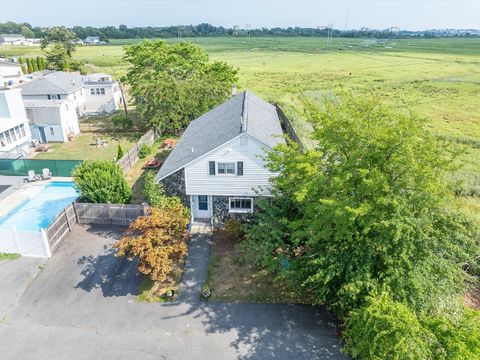 28 Naples Ave Saugus MA 01906