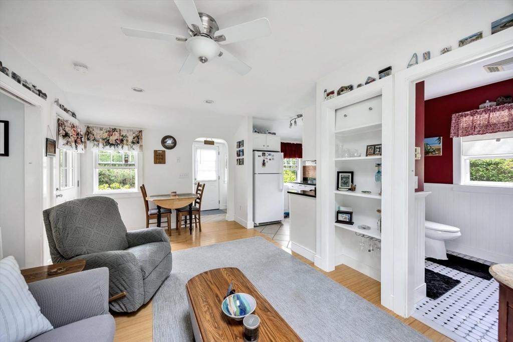 3679 Main St 3679