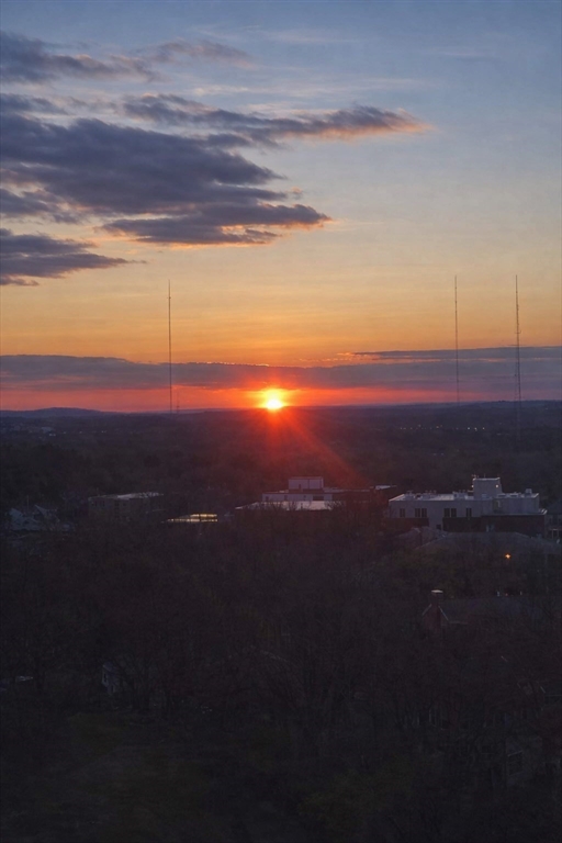 250 Hammond Pond Parkway 1507N