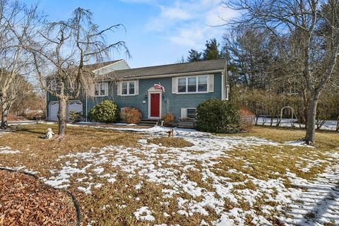 16 Acorn Circle Bridgewater MA 02324
