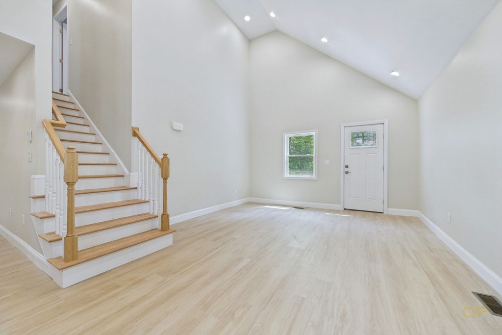 17 Southworth St, Lakeville, MA Photo #6