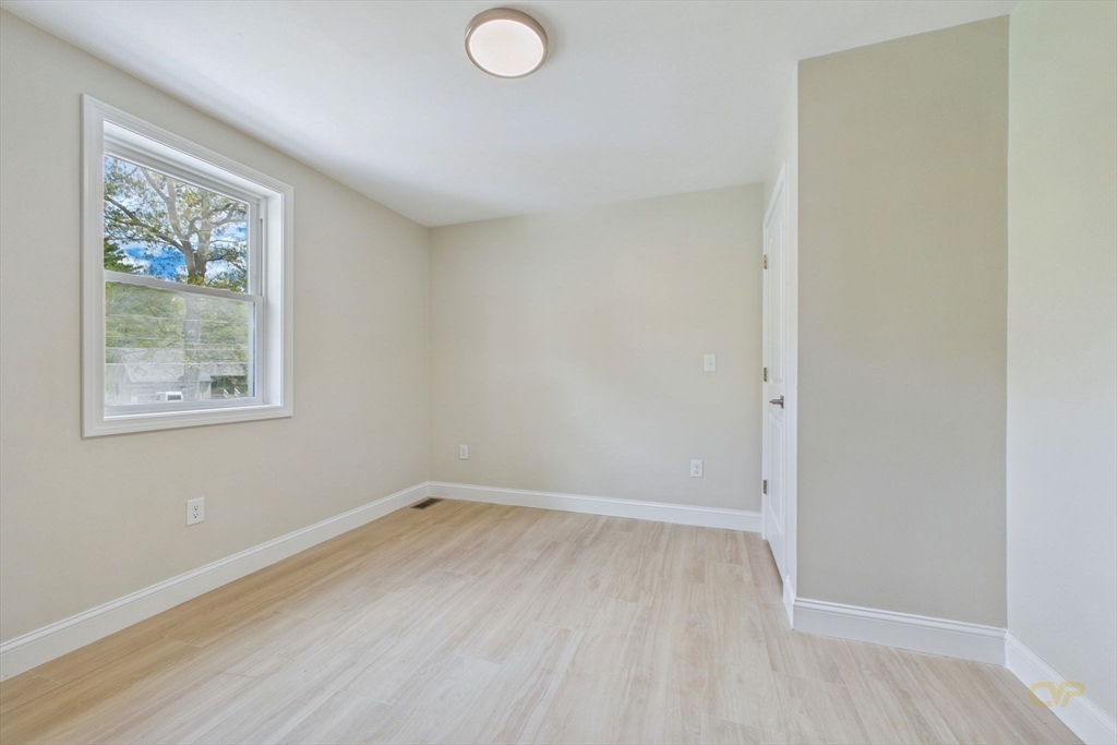 17 Southworth St, Lakeville, MA Photo #24