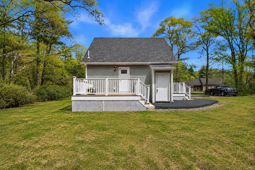 17 Southworth St, Lakeville, MA Photo #3