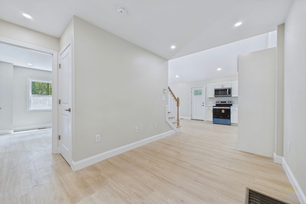 17 Southworth St, Lakeville, MA Photo #15