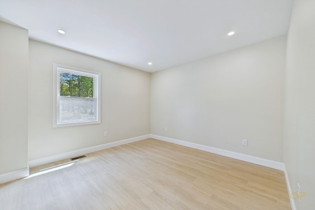 17 Southworth St, Lakeville, MA Photo #16