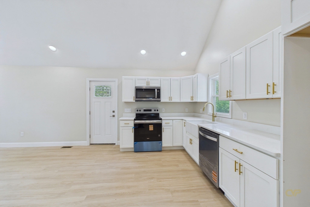 17 Southworth St, Lakeville, MA Photo #10