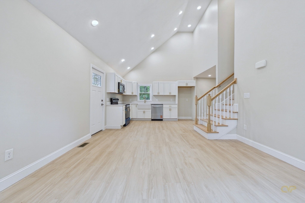 17 Southworth St, Lakeville, MA Photo #8