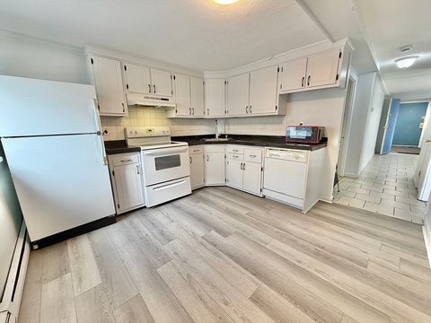 Photo of 124 Addison St #4, Chelsea, MA 02150 (MLS # 73508369)