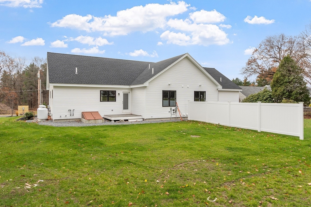 18 Buttonwood Place A