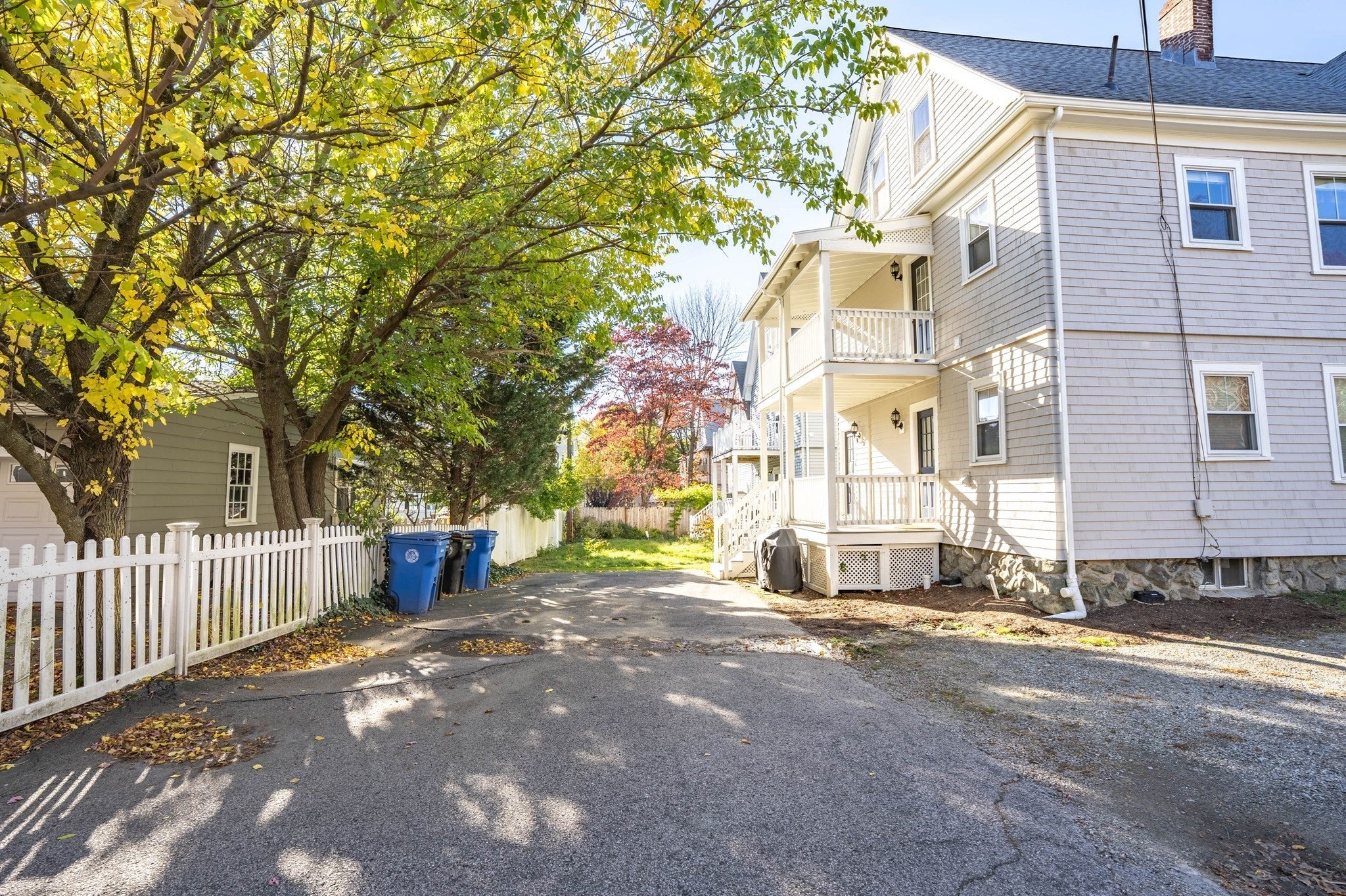 257 Waverley St
