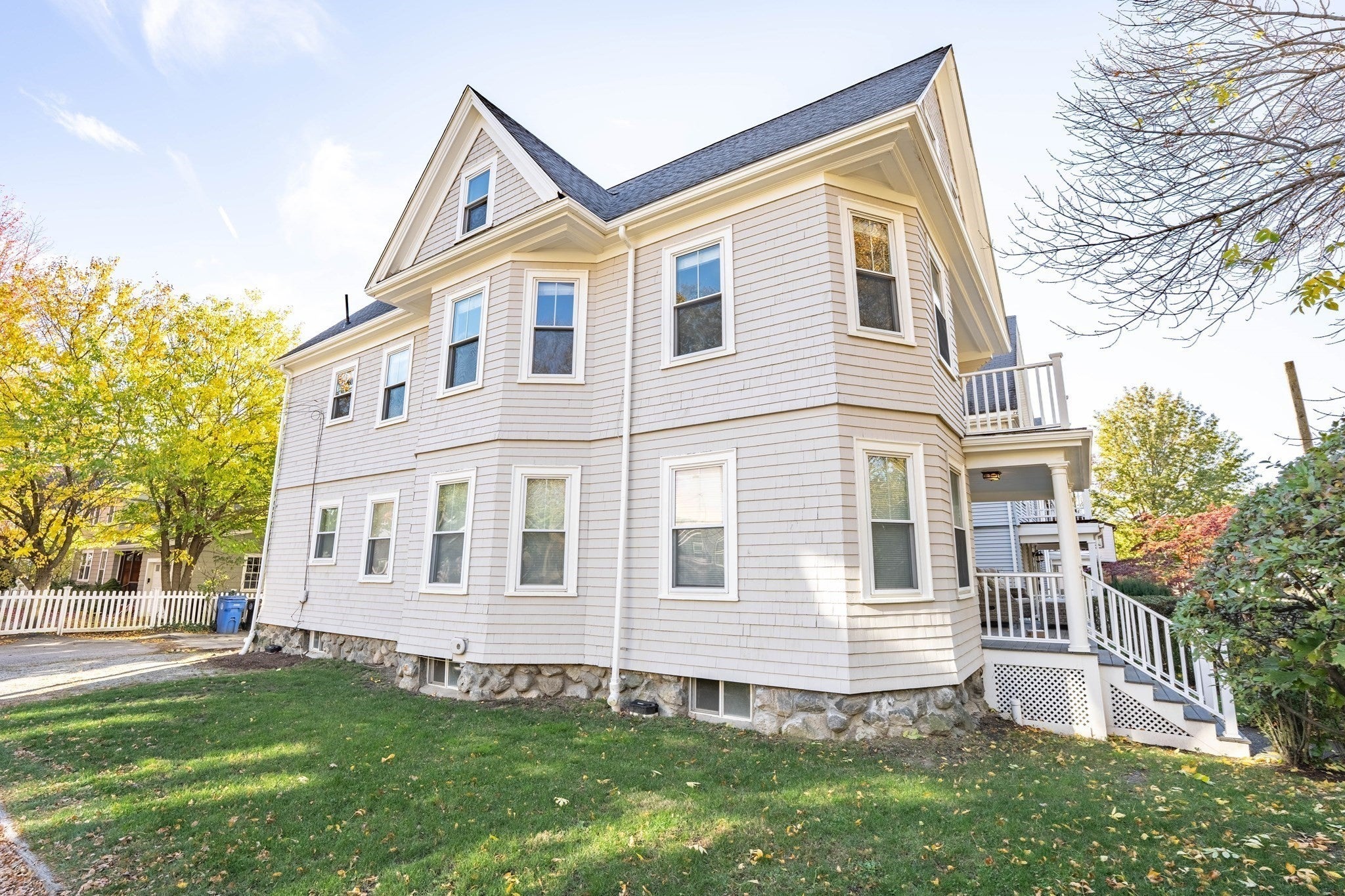 257 Waverley St