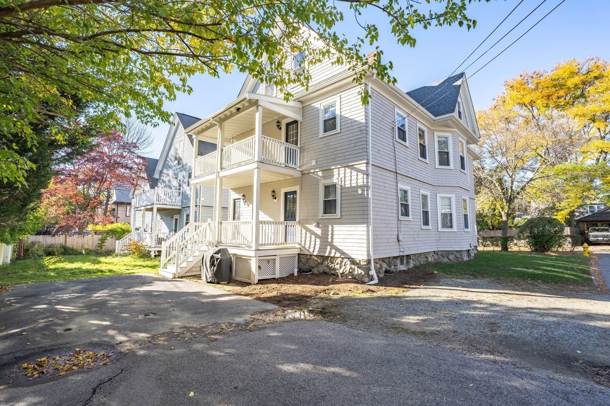 257 Waverley St