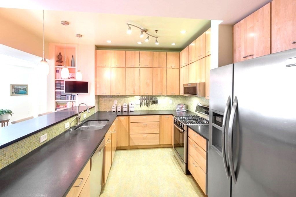 485 Harrison Ave 207