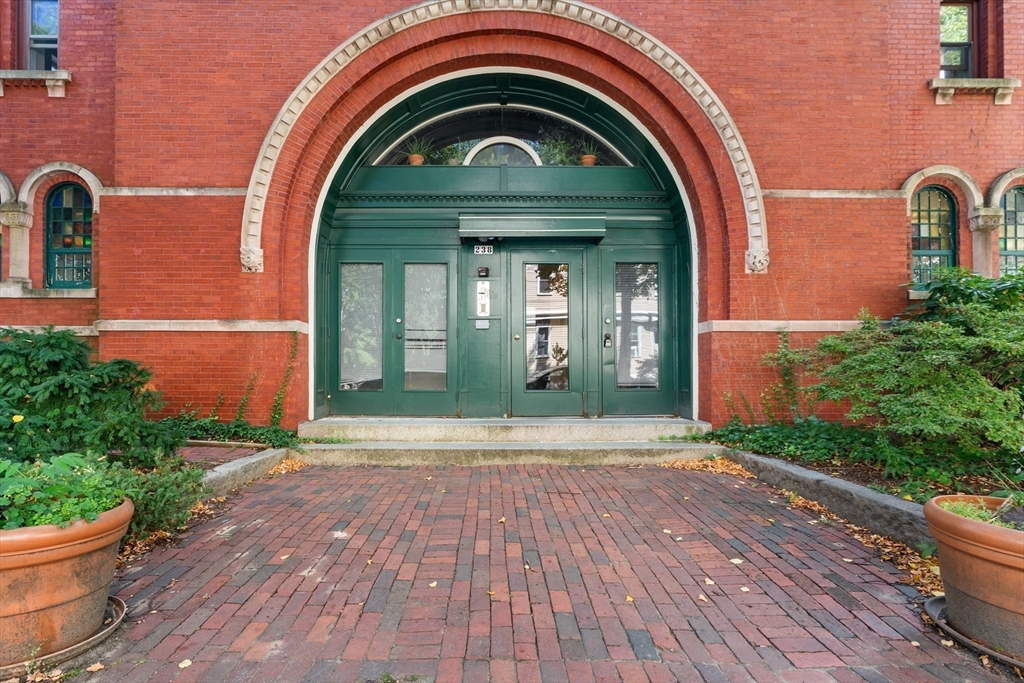 238 Columbia St 2N