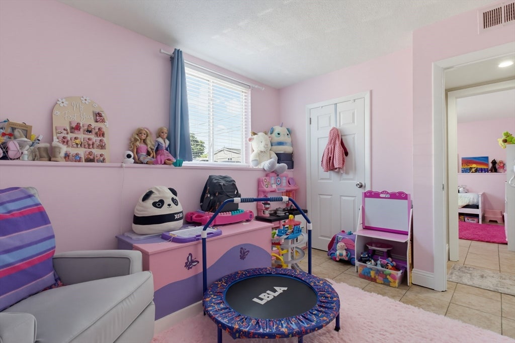 239 Glasgow St #1, Fall River, MA Photo #16