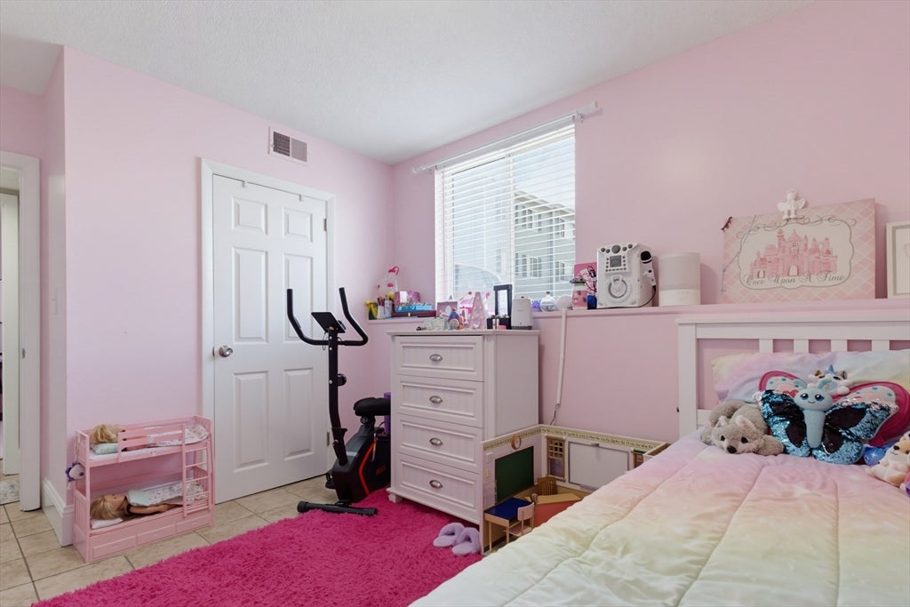 239 Glasgow St #1, Fall River, MA Photo #14