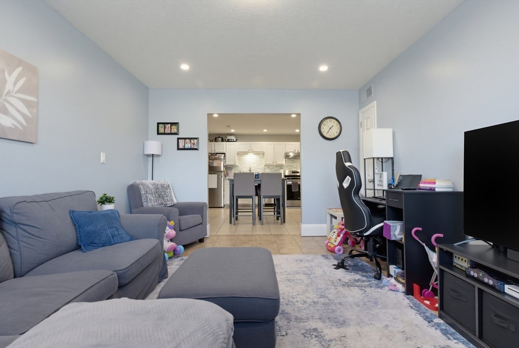 239 Glasgow St #1, Fall River, MA Photo #7