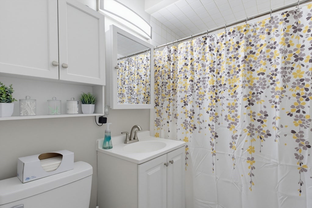239 Glasgow St #1, Fall River, MA Photo #11