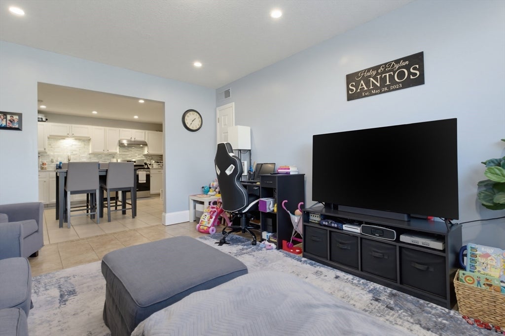 239 Glasgow St #1, Fall River, MA Photo #8