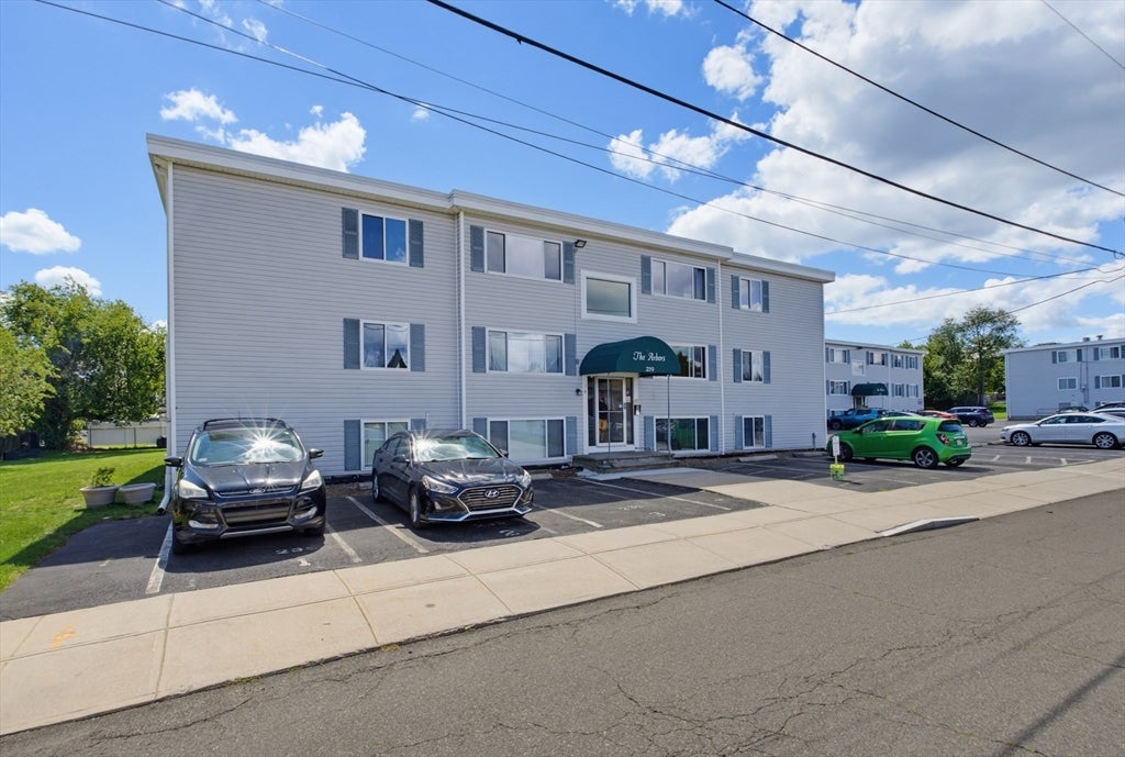 239 Glasgow St #1, Fall River, MA Photo #2