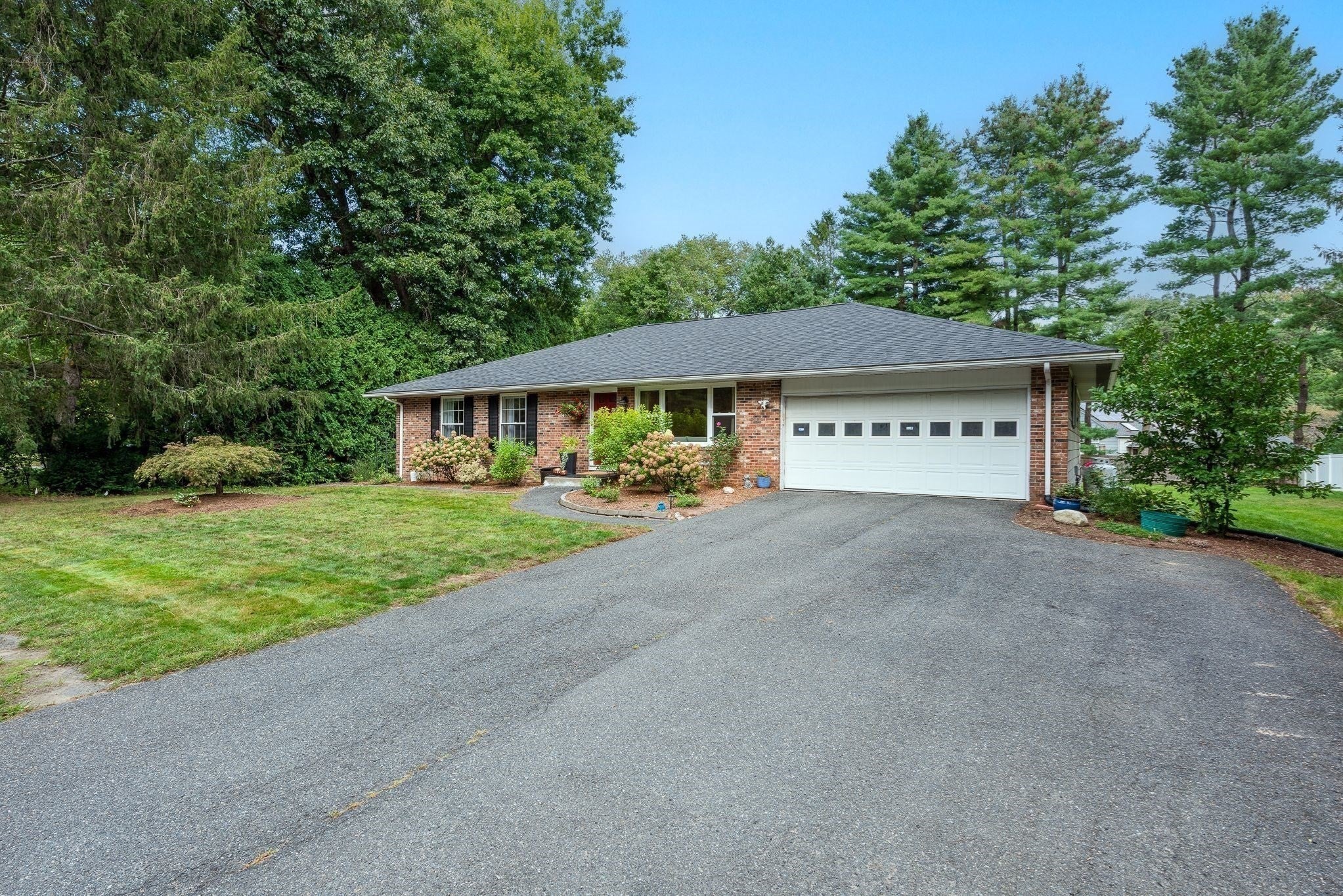 69 Grantwood Dr, Amherst, MA, 69 Grantwood Dr, Amherst, MA Photo #3