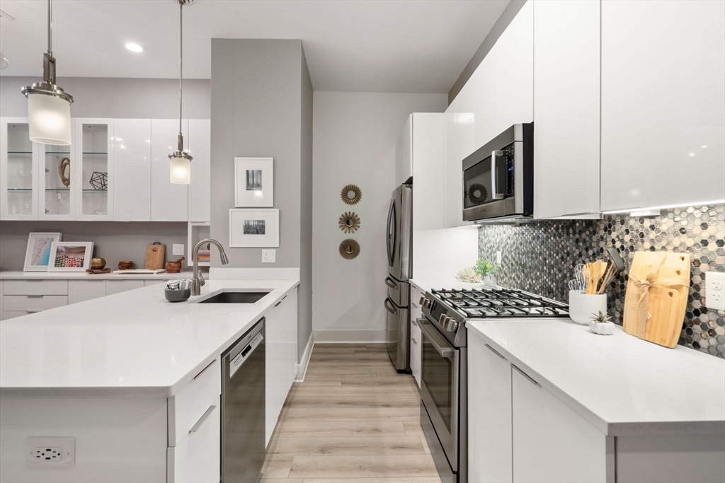 121-127 Portland Street 202