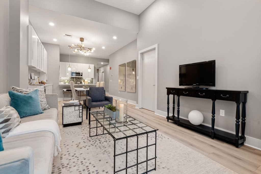 121-127 Portland Street 202